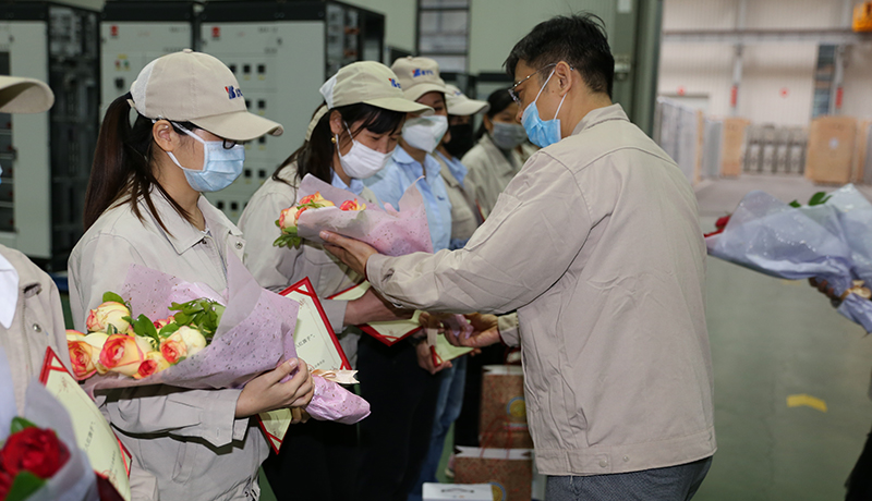 >男神登場(chǎng)，愿望實(shí)現(xiàn)！